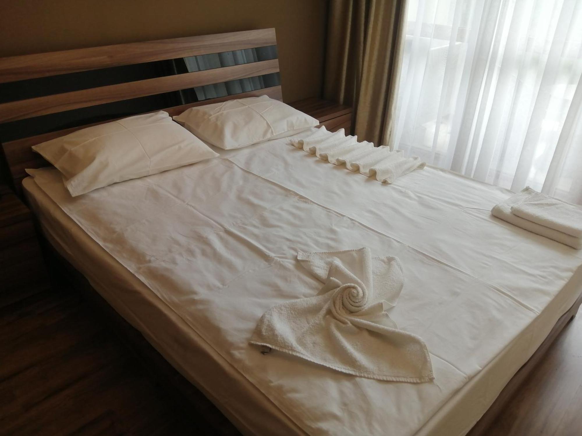 Golden Line Aparthotel Goudstrand Buitenkant foto